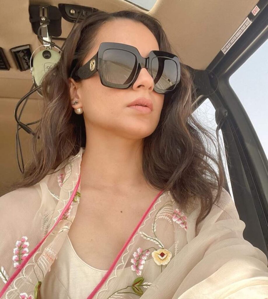 Kangana Ranaut RECALLS weight training as she gears up for the Thalaivi TRAILER launch.