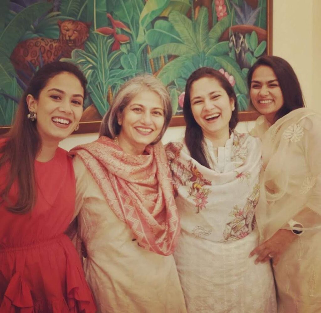 Mira Rajput wishes their mother, mom-in-law and others on Women's Day with a heartfelt NOTE.