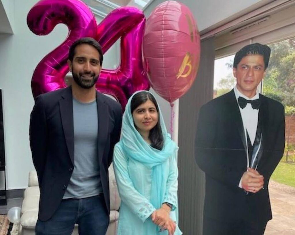 Newlyweds Malala, Asser's old pic with a life-size cut-out of Shah Rukh goes viral.